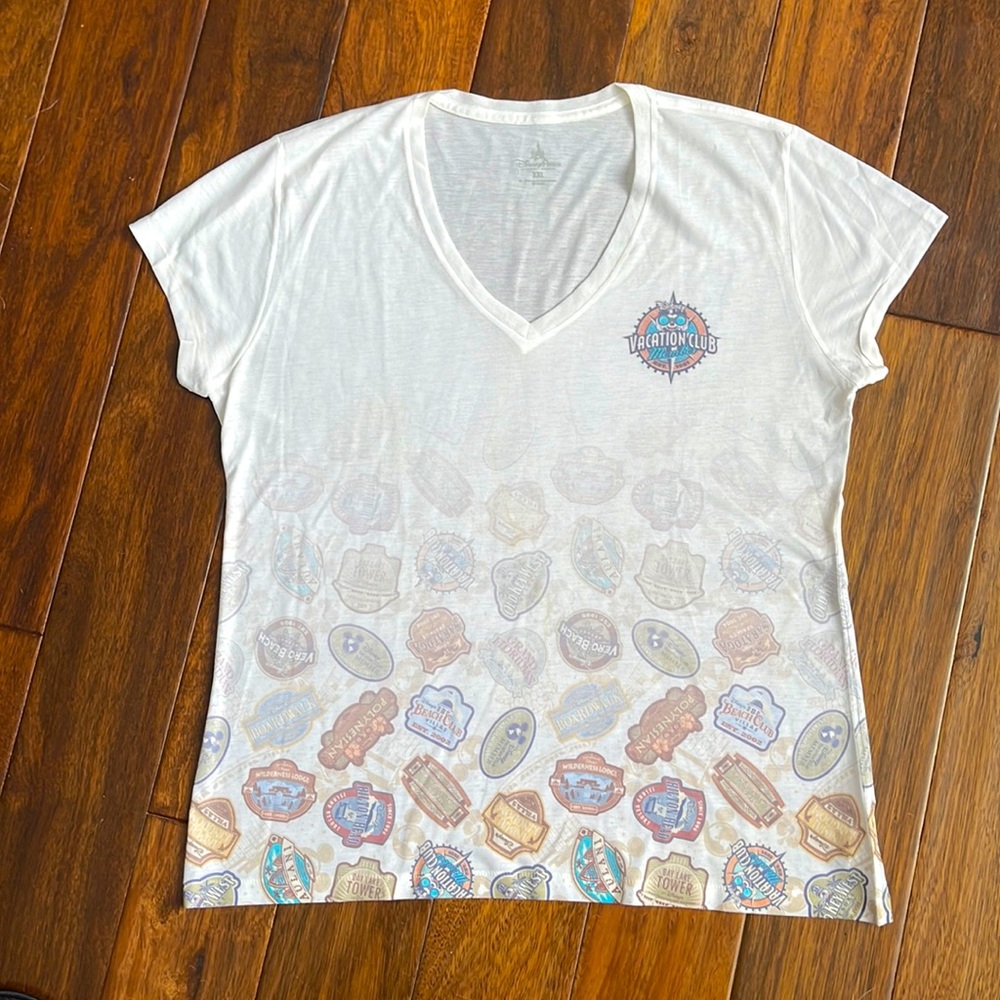Disney Vacation Club Member Womens V-neck Tshirt (XXL) NWOT